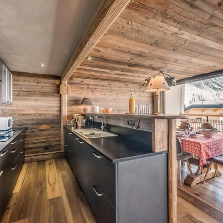 Hauts Lieux - 4 Pieces 8 Personnes Premium, Renove Mae-3411 *