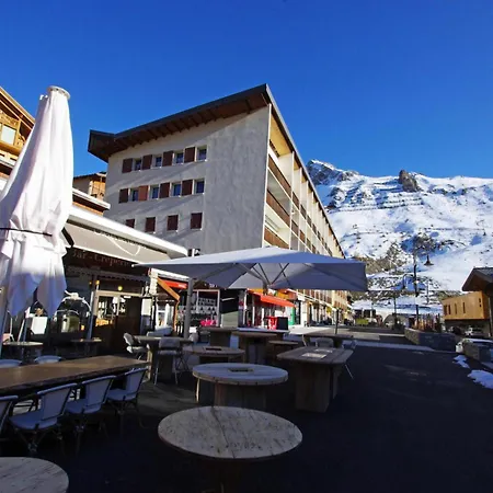 Hauts Lieux - 4 Pieces 8 Personnes Premium, Renove Mae-3411 *